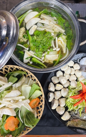Lẩu nấm hải sản